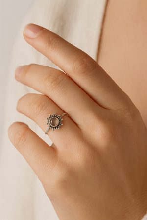 Anillo Marisol en Plata de Ley 925 con Cuarzo – Elegancia Natural