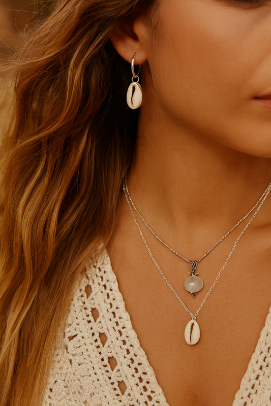 Pendientes Ondina Aros en Plata de Ley 925 con Concha – Estilo Costero