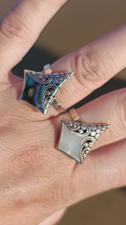 Anillo Ava