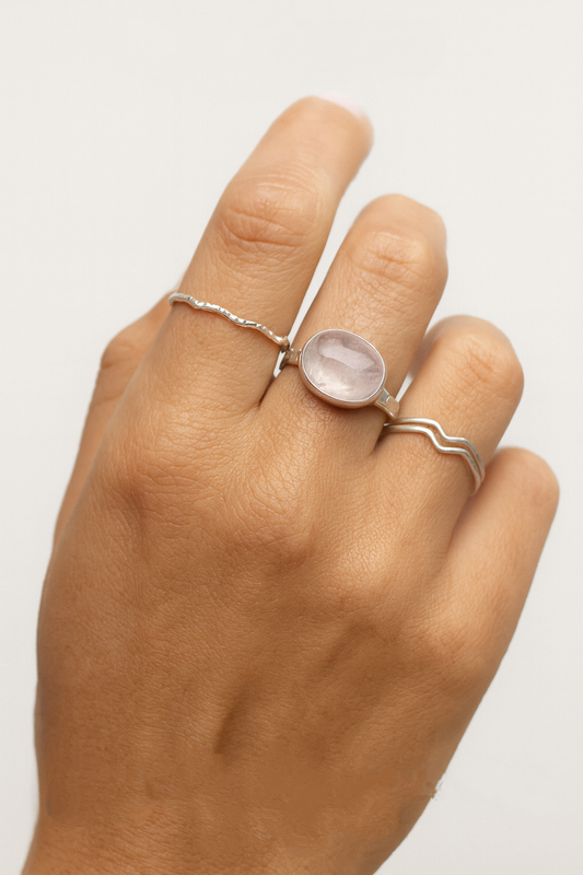 Anillo Roxanna de Plata 925 con Cuarzo Rosa – Estilo boho y romántico